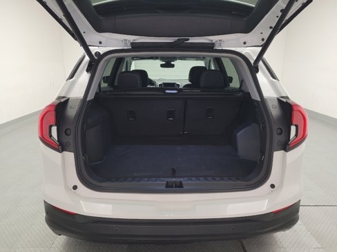 Used 2023 GMC Terrain SLE w/ Driver Convenience Package image 29