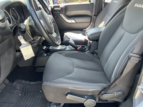 Used 2018 Jeep Wrangler Unlimited Sahara w/ Connectivity Group image 20