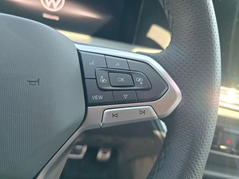 New 2025 Volkswagen Tiguan SE R-Line image 31