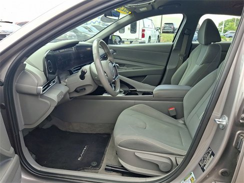 Certified 2023 Hyundai Elantra SEL w/ Convenience Package image 13