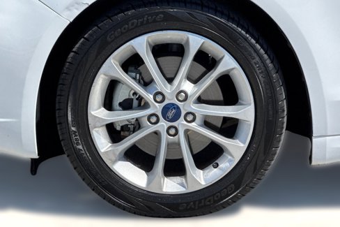Used 2020 Ford Fusion SE image 10