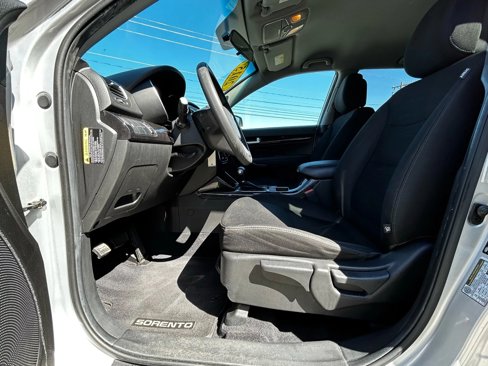 Used 2015 Kia Sorento LX image 14