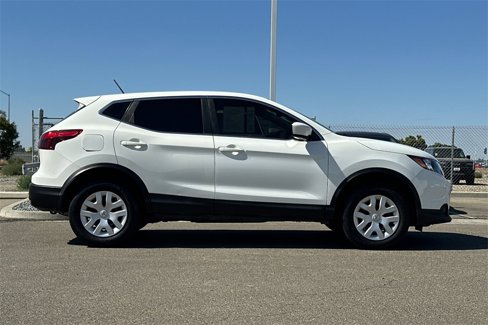 Used 2018 Nissan Rogue Sport S image 3