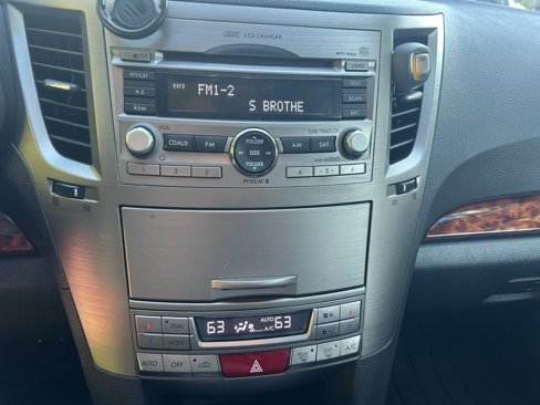 Used 2010 Subaru Outback 2.5i Limited w/ Protection Package 1A image 15