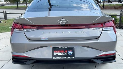 Used 2023 Hyundai Elantra SEL w/ Convenience Package image 16