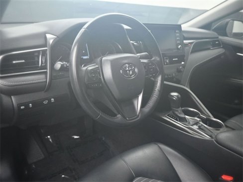 Used 2022 Toyota Camry SE image 17