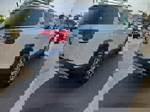 Used 2018 GMC Acadia SLE image 5