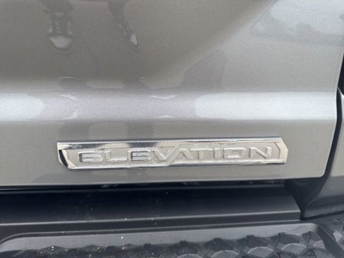 Used 2024 GMC Canyon Elevation w/ Convenience Package image 10