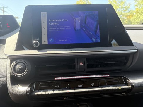 Used 2025 Toyota Prius LE image 18
