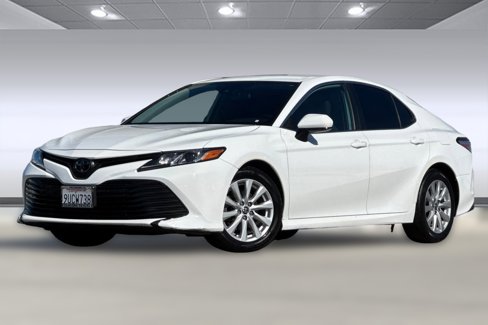 Certified 2020 Toyota Camry LE image 23