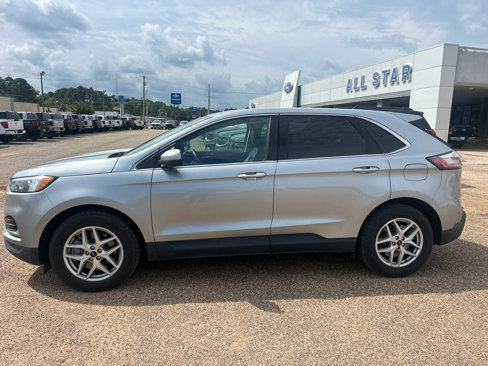 Used 2024 Ford Edge SEL image 2
