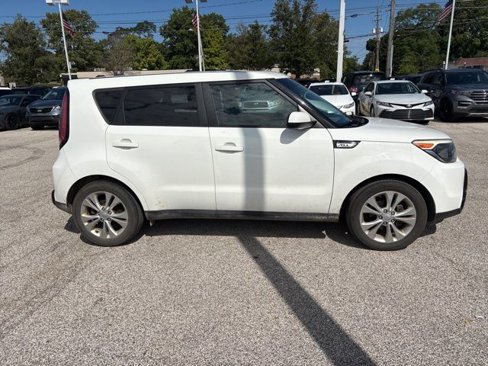 Used 2016 Kia Soul + image 5