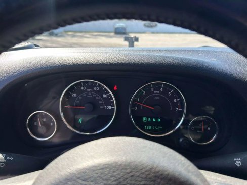 Used 2018 Jeep Wrangler Unlimited Sport w/ Connectivity Group image 13