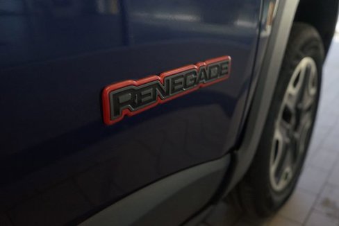 Used 2016 Jeep Renegade Trailhawk image 15