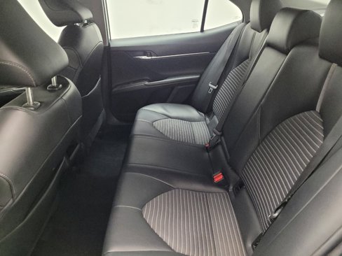 Used 2022 Toyota Camry SE image 18