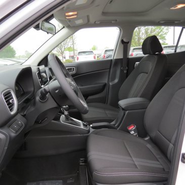 New 2025 Hyundai Venue SEL image 11