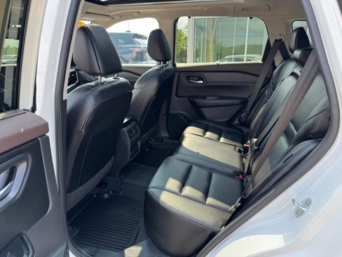 Used 2023 Nissan Rogue SL w/ SL Premium Package image 17