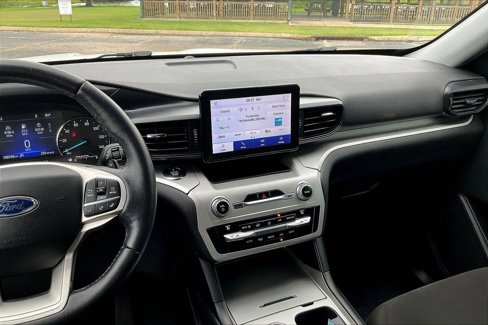 Used 2020 Ford Explorer XLT image 6