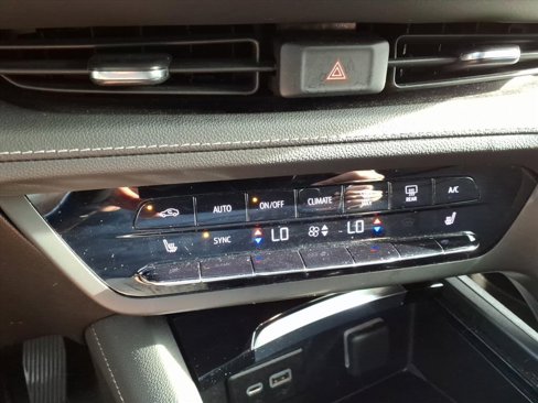 Used 2023 Buick Envision Preferred image 16