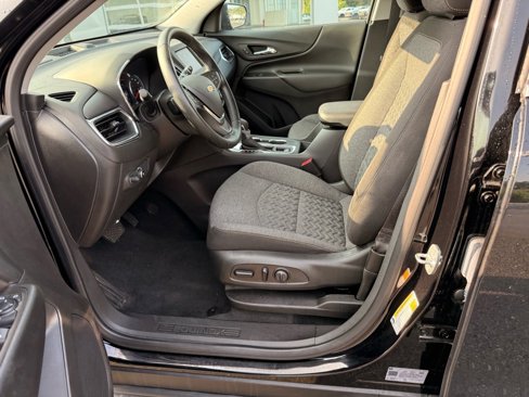 Used 2023 Chevrolet Equinox LT w/ Driver Convenience Package image 10