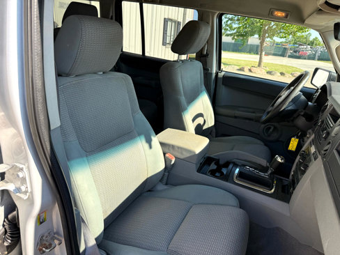 Used 2006 Jeep Commander 4WD image 27