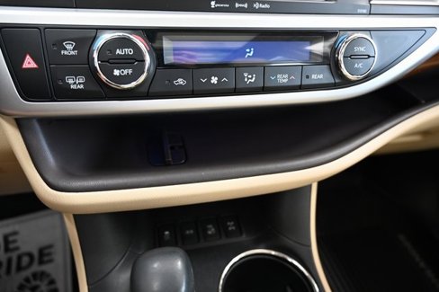 Used 2018 Toyota Highlander Limited Platinum image 17