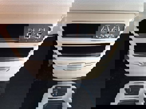 Used 2023 Chrysler Pacifica Touring-L image 21
