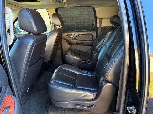Used 2008 Chevrolet Suburban LTZ w/ LTZ Preferred Equipment Group image 6