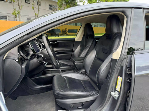 Used 2016 Tesla Model S 70 image 9