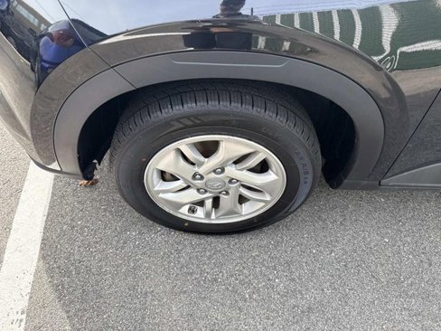 Used 2021 Hyundai Venue SE image 11