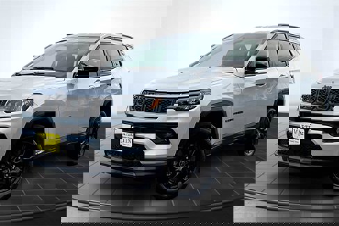 New 2025 Jeep Compass Latitude w/ Altitude Special Edition image 2