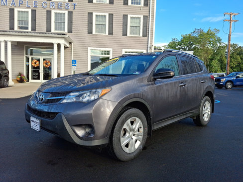 Used 2015 Toyota RAV4 LE image 1