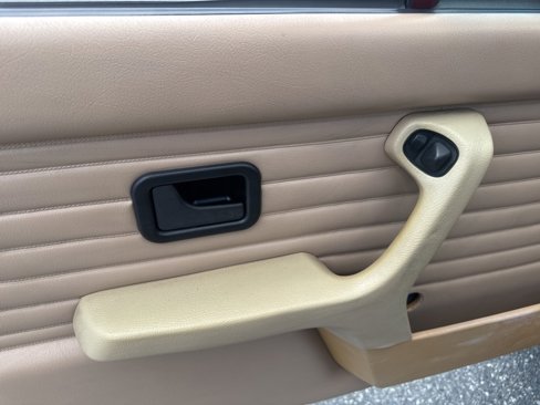 Used 1990 BMW 325i Convertible image 20