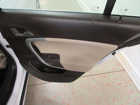 Used 2012 Buick Regal Leather image 21
