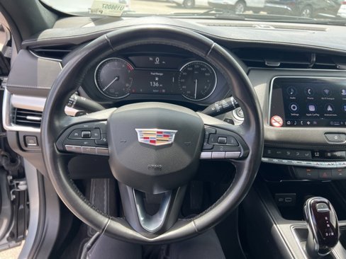 Used 2023 Cadillac XT4 Premium Luxury image 14