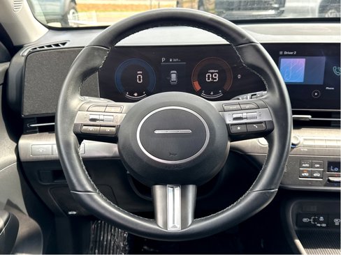 Used 2025 Hyundai Kona SEL image 14