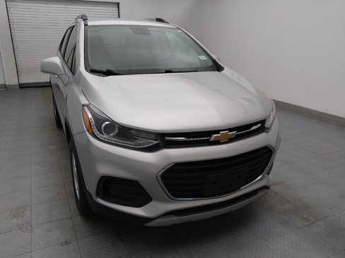 Used 2019 Chevrolet Trax LT w/ LT Convenience Package image 14