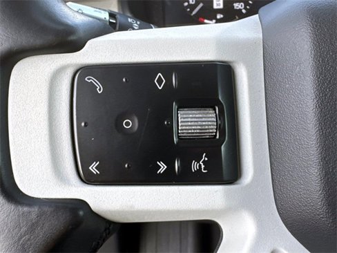 Used 2020 Land Rover Defender 110 SE image 27