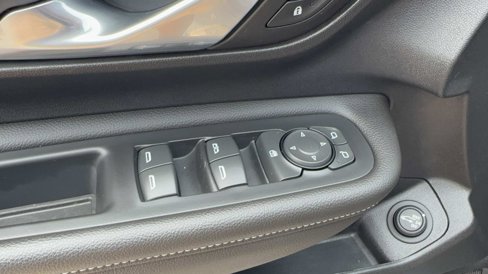 Used 2022 GMC Terrain SLT image 16