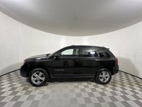 Certified 2017 Jeep Compass Latitude image 4