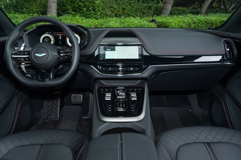 Used 2025 Aston Martin DBX 707 image 19