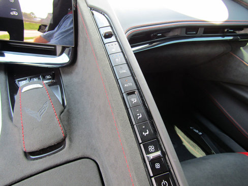 Used 2023 Chevrolet Corvette Stingray Premium Cpe w/ Z51 Performance Package image 17
