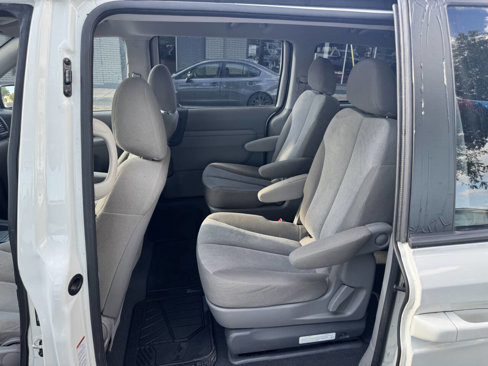 Used 2014 Kia Sedona LX w/ Power Package image 10