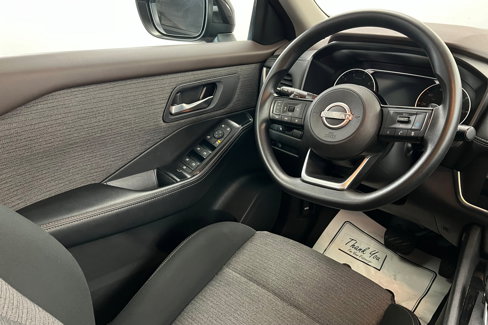 Used 2023 Nissan Rogue SV image 12
