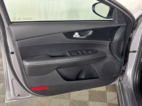 Used 2024 Kia Forte GT-Line w/ GT-Line Premium Package image 10