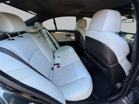 Used 2013 BMW M5 image 16