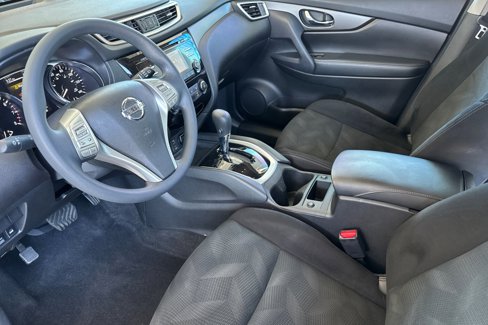 Used 2014 Nissan Rogue S image 4