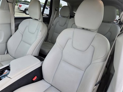 Used 2022 Volvo XC90 T5 Momentum w/ Climate Package image 29