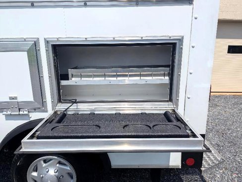 Used 2025 Ford E-350 and Econoline 350 Super Duty w/ Power Equipment Group image 7