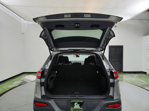 Used 2017 Jeep Cherokee Latitude image 30